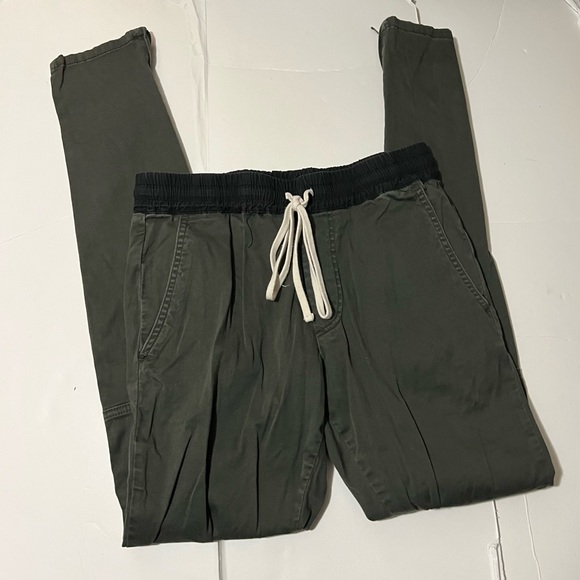 Fear of God | Essentials Jogger Pants - Picture 2 of 6